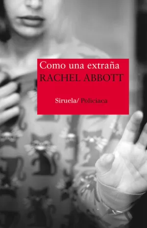 COMO UNA EXTRAÑA COMO UNA EXTRAÑA