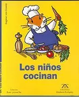 NIÑOS COCINAN  LOS